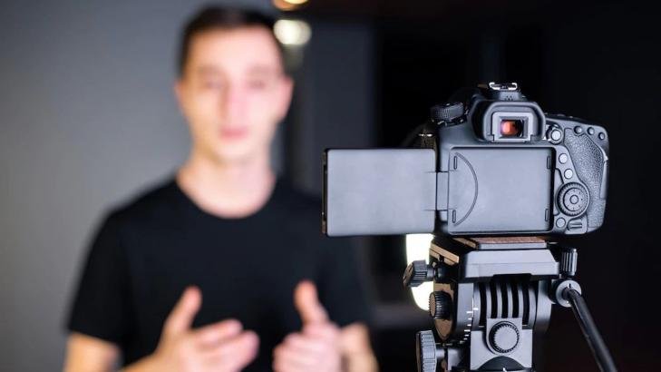 كيف تصنع مقاطع قصيرة (Shorts) على منصة يوتيوب؟ كيف تصنع مقاطع قصيرة (Shorts) على منصة يوتيوب؟