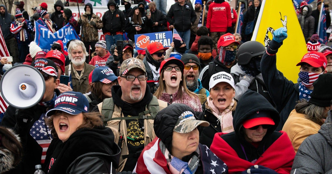 الخطر الصغير ولكن الجسيم لتطرف غرفة الصدى