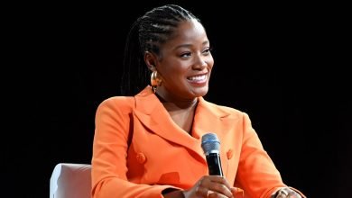 كيكي بالمر على ما يرام مع تركه خارج الدردشة الجماعية