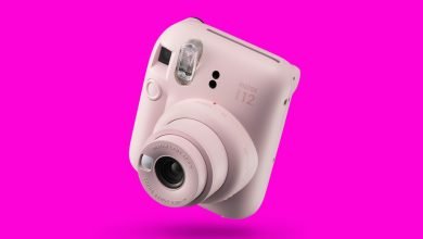 مراجعة Fujifilm Instax Mini 12: كاميرا فورية رائعة لأي شخص مراجعة Fujifilm Instax Mini 12: كاميرا فورية رائعة لأي شخص