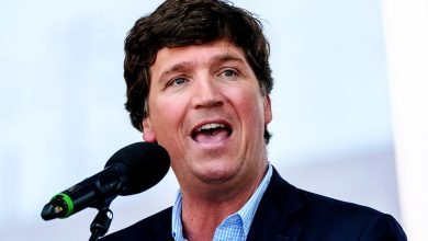 الإنترنت الذي بناه تاكر كارلسون