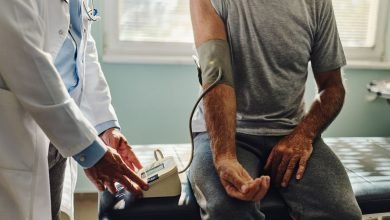 يمكن أن يساعد ChatGPT الأطباء – ويؤذي المرضى