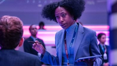 “Avenue 5” مضحك ولكنه يحتاج إلى مزيد من التنوع “Avenue 5” مضحك ولكنه يحتاج إلى مزيد من التنوع