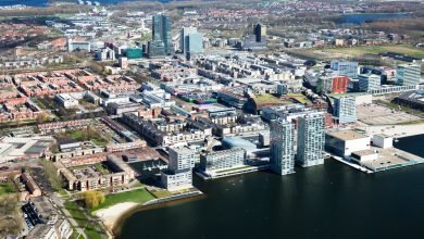 البطاريات الضخمة المخبأة تحت قدميك