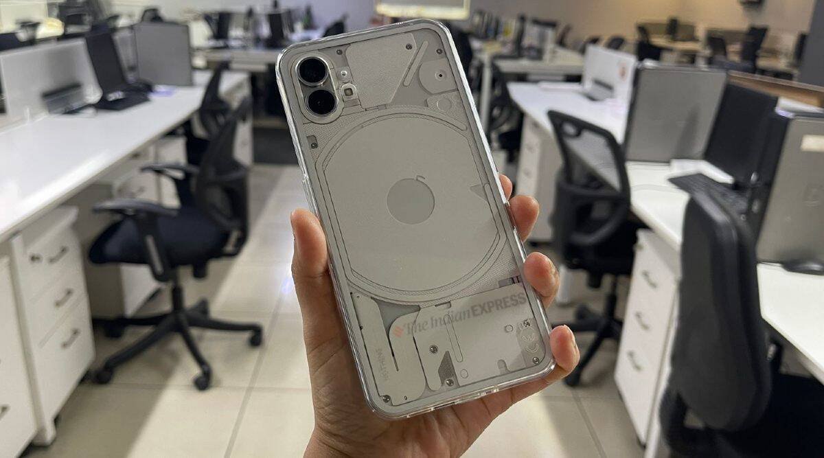 لا شيء هاتف (2): كل ما نعرفه حتى الآن لا شيء هاتف (2): كل ما نعرفه حتى الآن